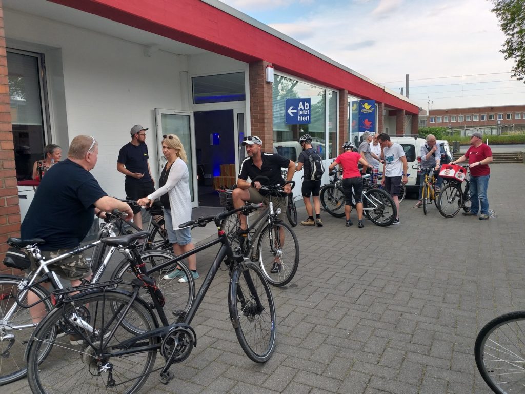 30 Kilometer Netzwerken – Heidecke radelt mit BNI in den Sommer 30 Kilometer Netzwerken – Heidecke radelt mit BNI in den Sommer