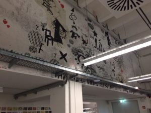 Kreative Renovierung: Unser Einsatz bei LSD Wand-Renovierung in den Hallen von LSD